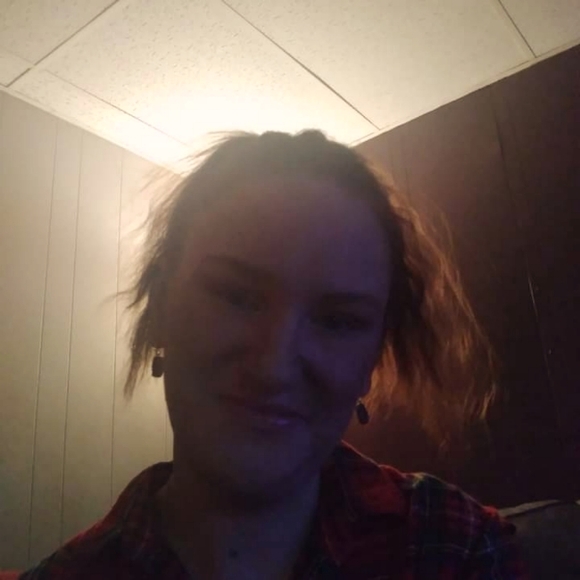 Meet your Posher, Sarah - Picture 1 of 1